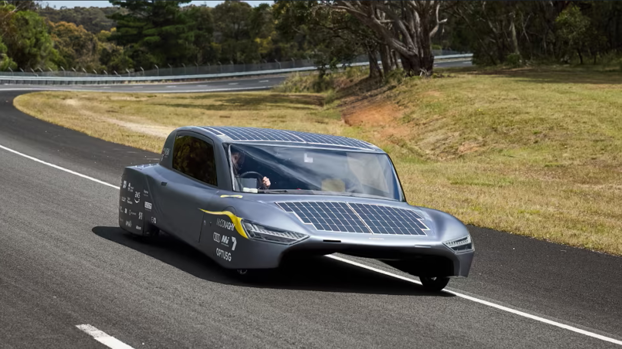 Solar Electric Car hit 1000km in 1 Charge